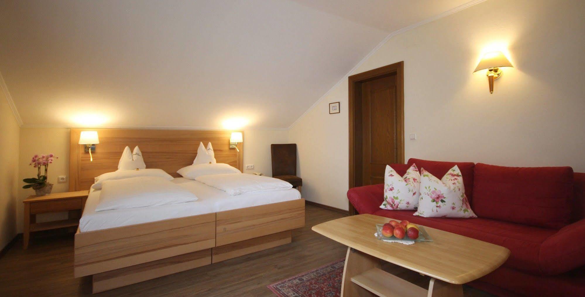 Hotel-Garni Schernthaner Sankt Gilgen Exteriör bild