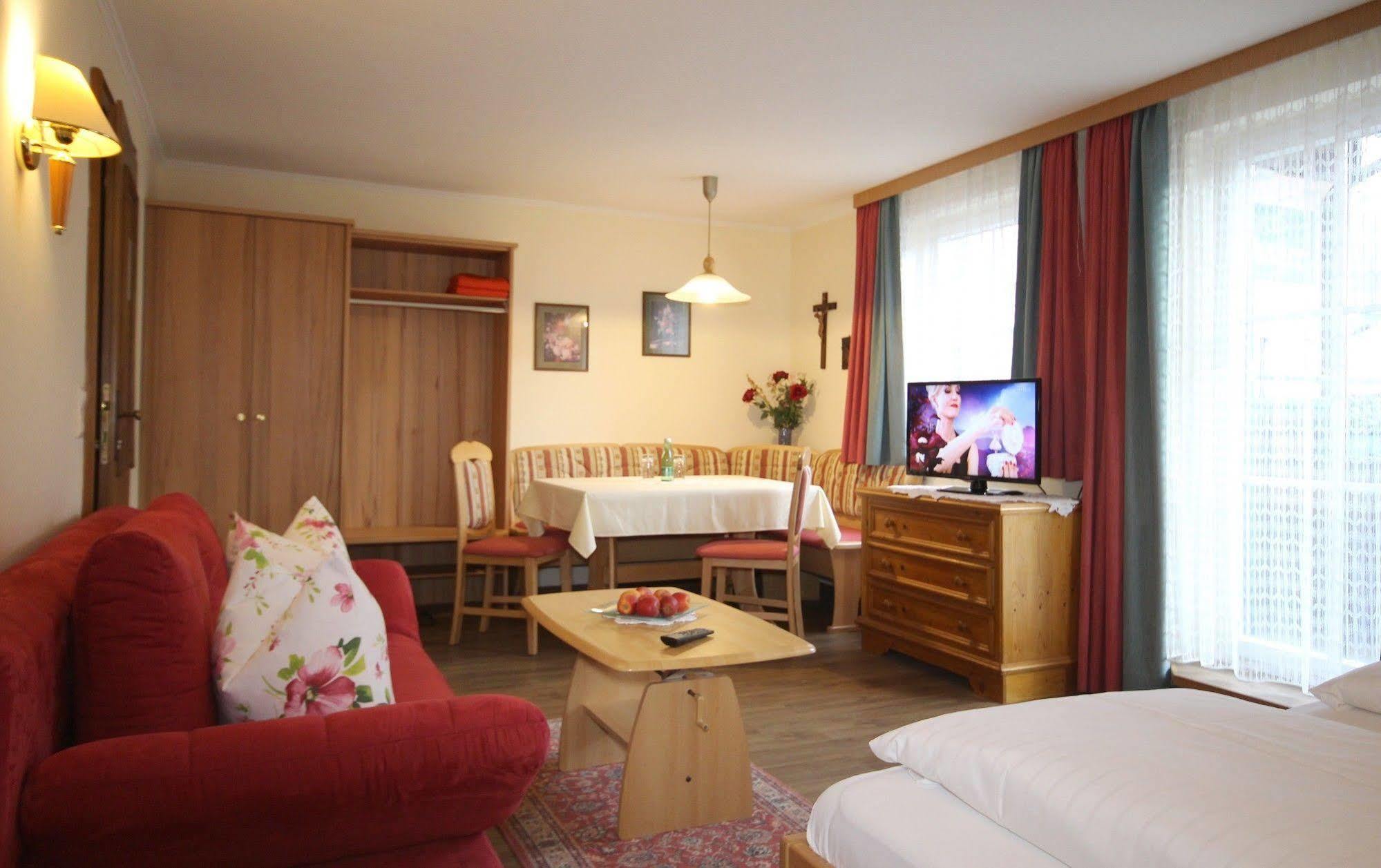 Hotel-Garni Schernthaner Sankt Gilgen Exteriör bild