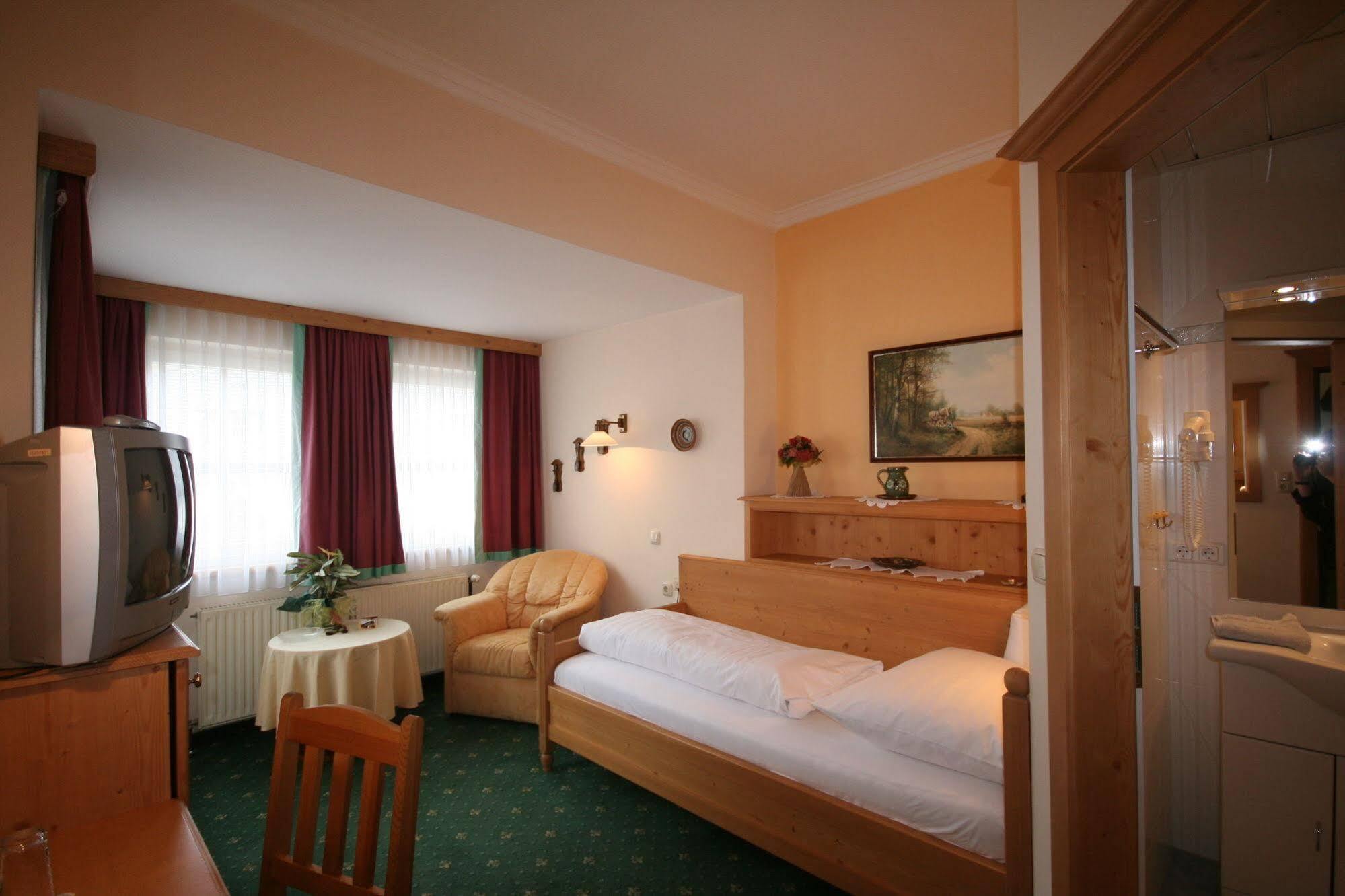 Hotel-Garni Schernthaner Sankt Gilgen Exteriör bild